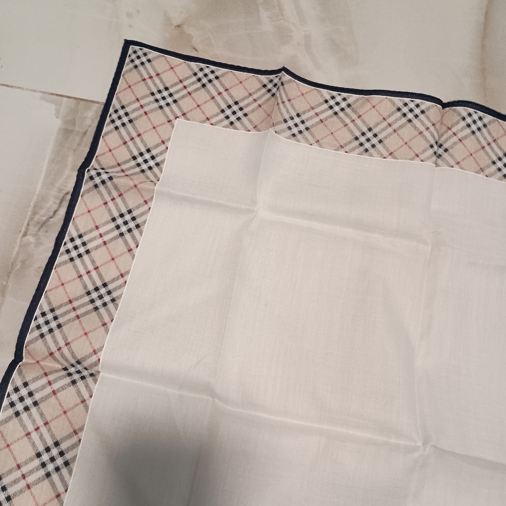 Burberry Cotton Handkerchief Check Light - Picture 9 of 12